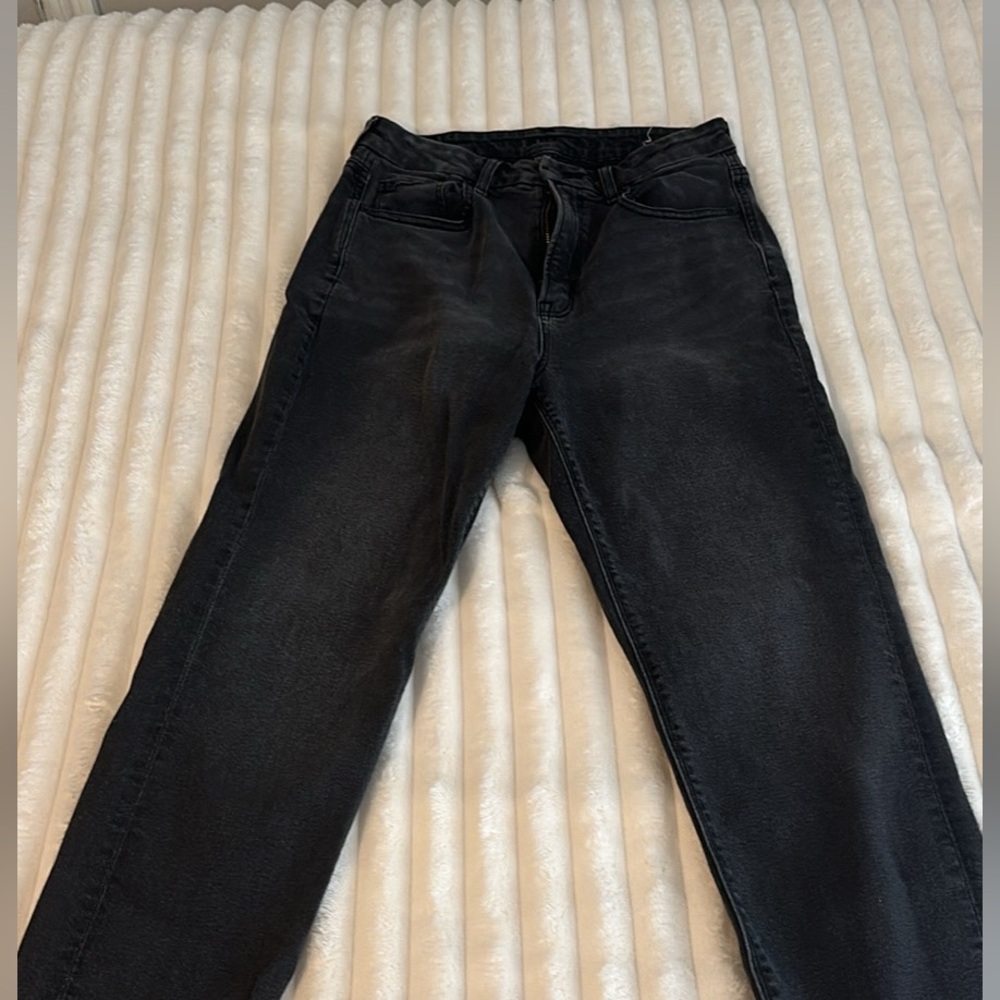 American Eagle black jeans. Size 6. Baggy fit.
